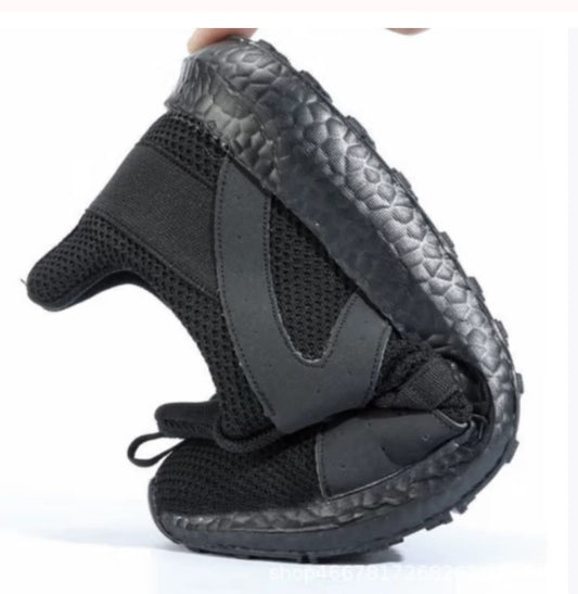 COMFORTABLE ANTI - SLIP WORK/RUNNING SHOE