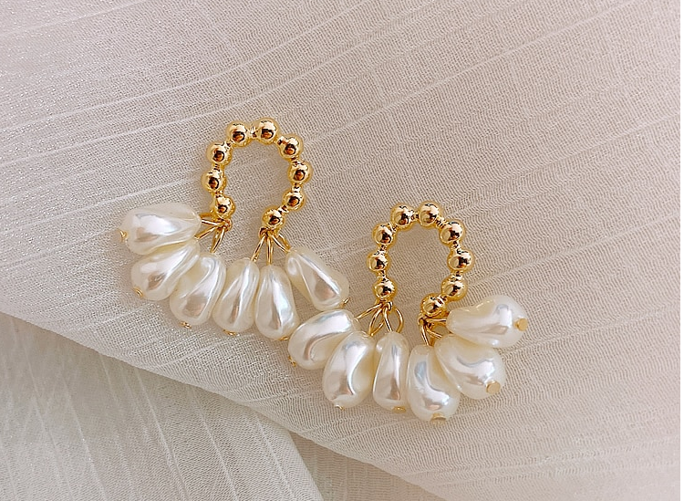 New Fashion Baroque Pearl Temperament Earrings